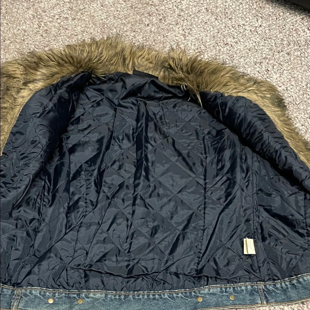 Vibtage y2k Denim quilted Jacket with Faux Fur collar and cuff Trim - Picture 10 of 11